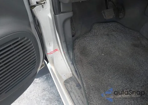 2001 Isuzu Rodeo Ls 3.2L/Ls 3.2L V6/Lse 3.2L V6/S/S 3.2L V6 z USA, uszkodzony, nr VIN 4S2DM58W514318447